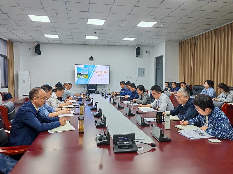 院領導班子調研水湖校區 - 副本.jpg